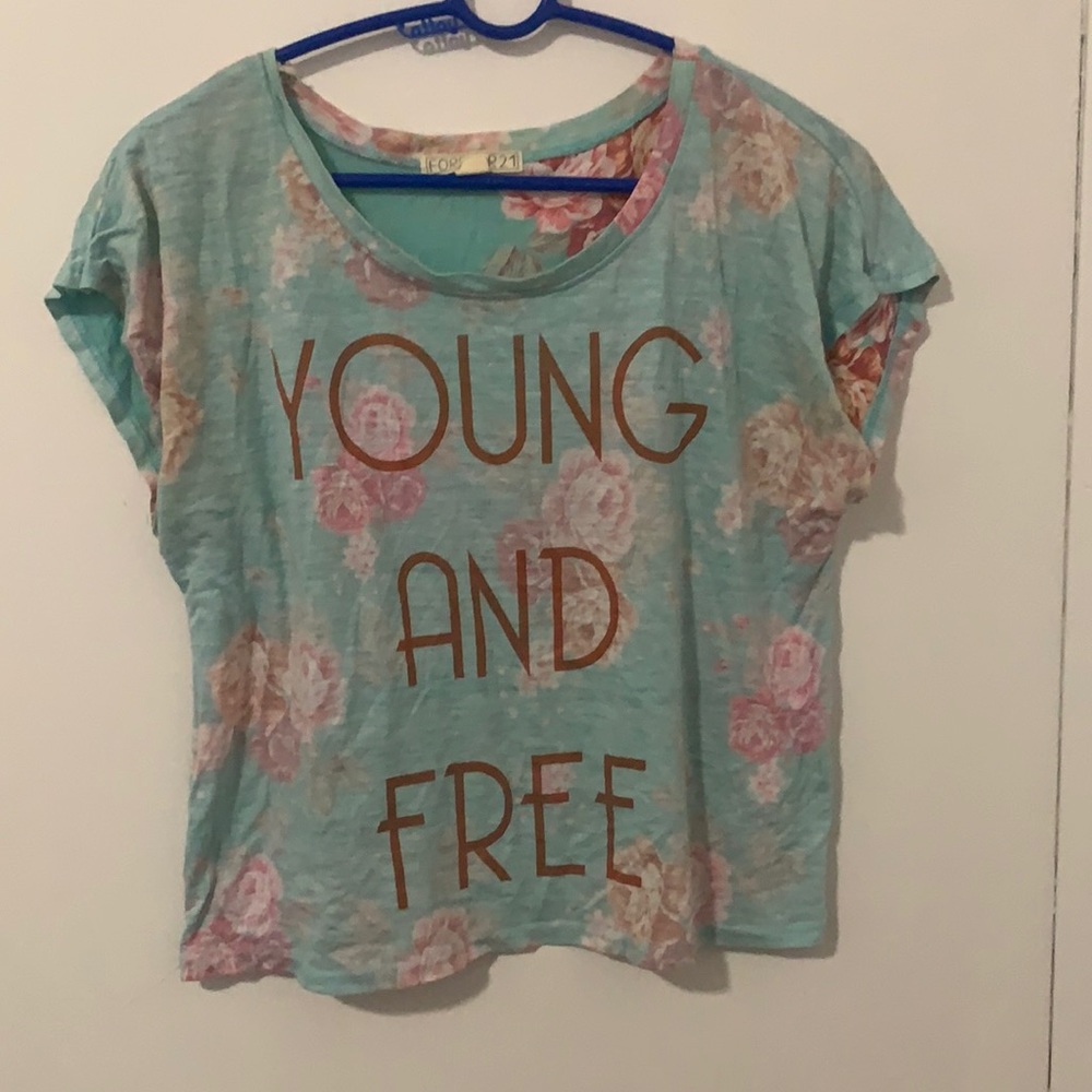 Forever 21 floral summer t-shirt S
